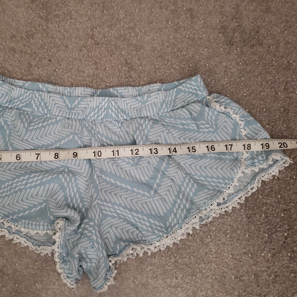 Cute Derek Heart Blue and White shorts - Picture 4 of 10